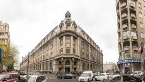 imagine clădire facultatea de matematică și informatică