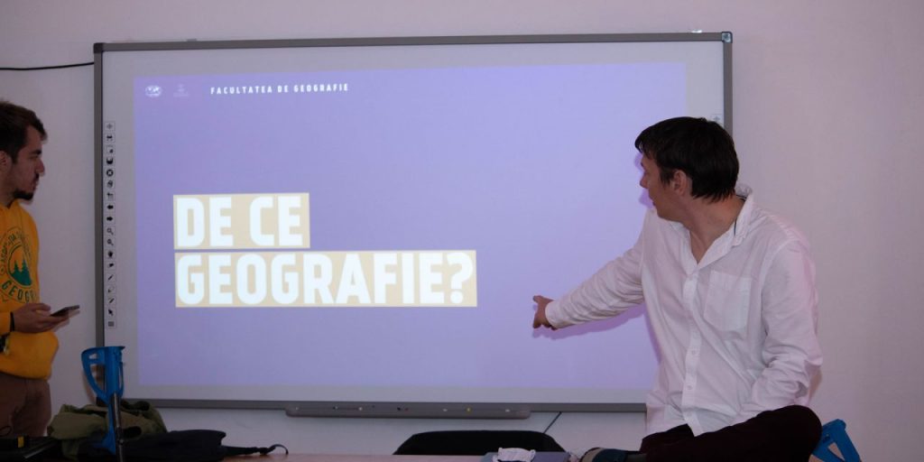 Caravana Facultății de Geografie a UB, maraton prin liceele din București și din țară