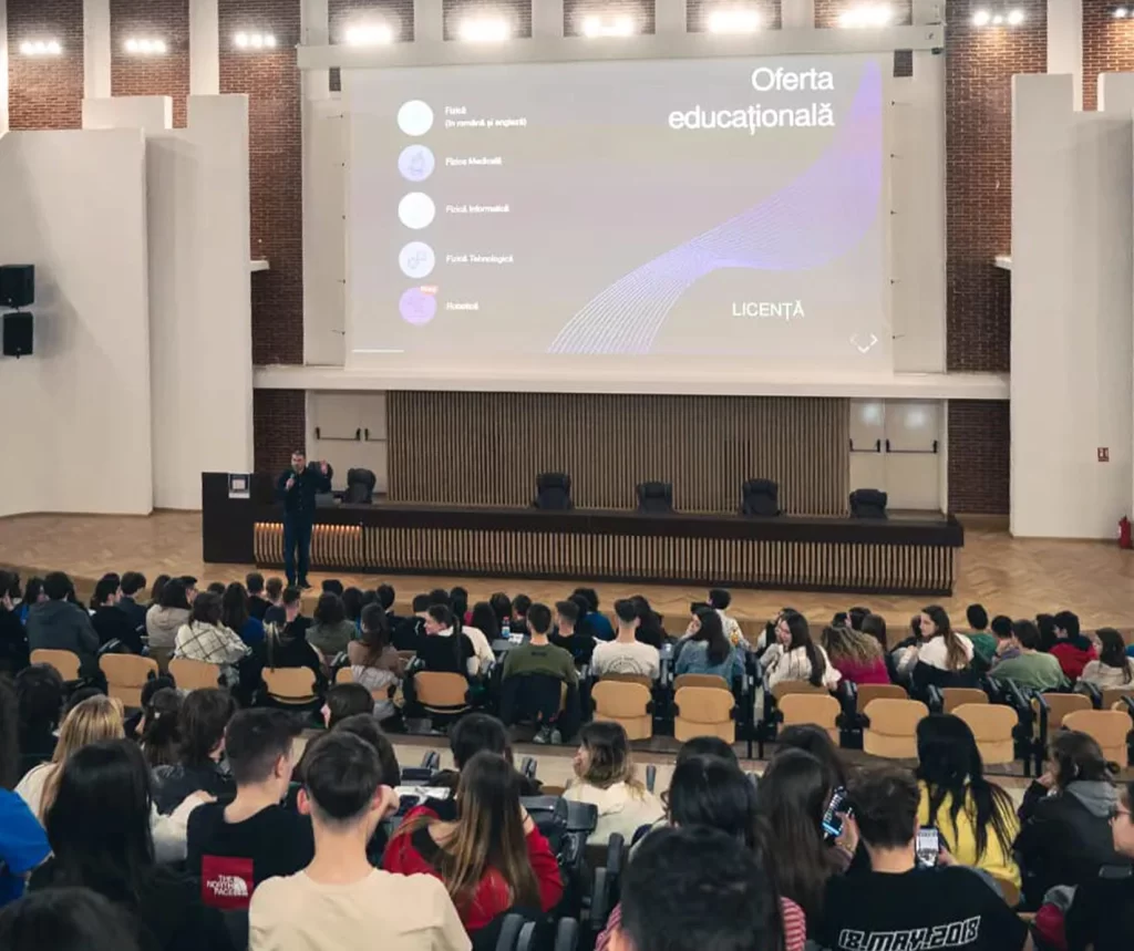 Cea de-a VI-a ediție a evenimentului „Facultatea de Fizică (a UB) de la A la Z” : ateliere cu teme captivante pentru liceeni, un experiment-surpriză, interacțiunea cu cercetători de pe Platforma Măgurele, profesori și studenți fizicieni