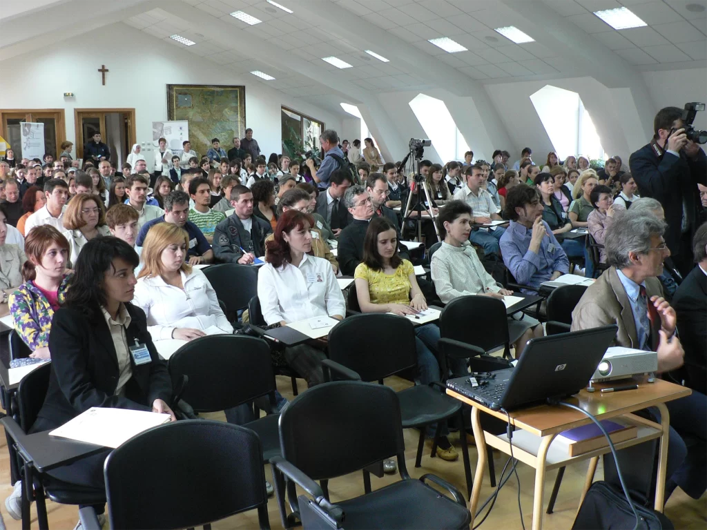 26 de locuri la buget și alte 49 de locuri cu taxă, oferta Facultății de Teologie Romano-Catolică a UB pentru sesiunea de toamnă a admiterii 2024