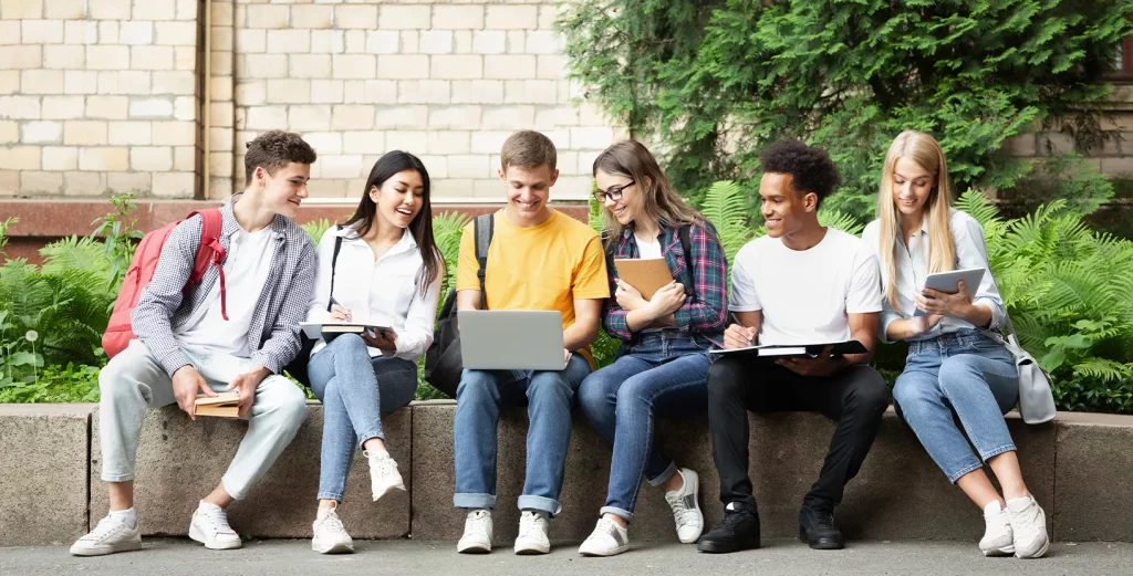 Te pregătești pentru examenul de admitere? Facultatea de Matematică și Informatică a UB organizează o serie de lecții de pregătire